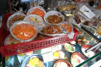 外国人観光客にも人気の食品サンプルの店