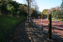 安鎮坂近辺は静かで歩く人も少ない