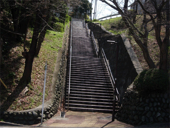 3つ目の長い階段