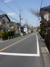 真っすぐに延びる旧鎌倉街道