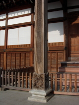 本堂の柱